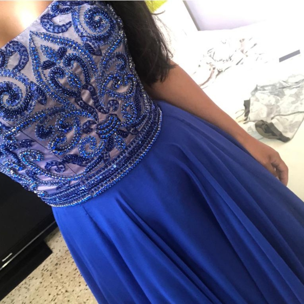 Dress used once like  brand new!!! - Picture 2 of 2